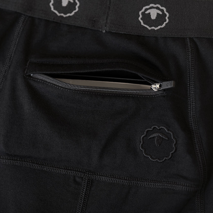 Isobaa | Mens 260 Merino Active Tights (Black) | Gear up for cold weather with the Men's 260 Merino Active Tights, designed to keep you warm, dry, and comfortable during your most demanding activities