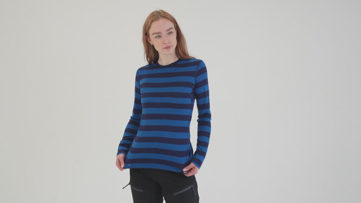 Womens Merino 180 Long Sleeve Crew (Navy/Blue) | Model: Sophie