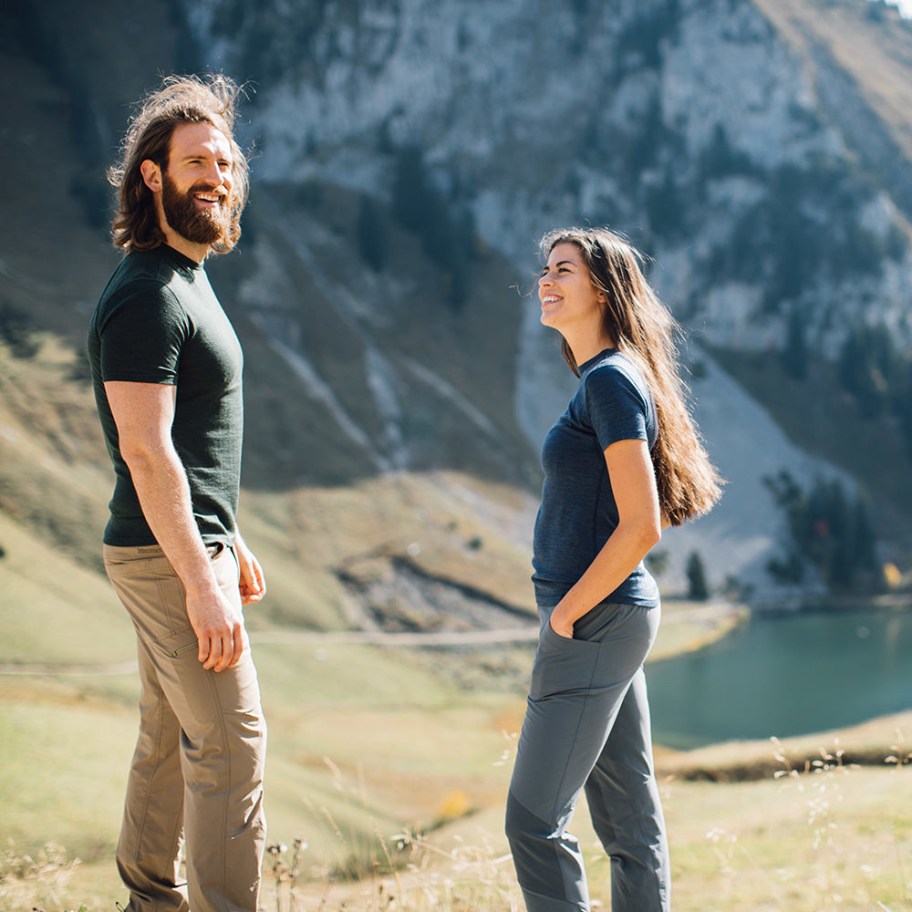 Isobaa | Mens Merino 150 Short Sleeve Crew (Forest) | Gear up for performance and comfort with Isobaa's technical Merino short-sleeved top. | Model: Craig