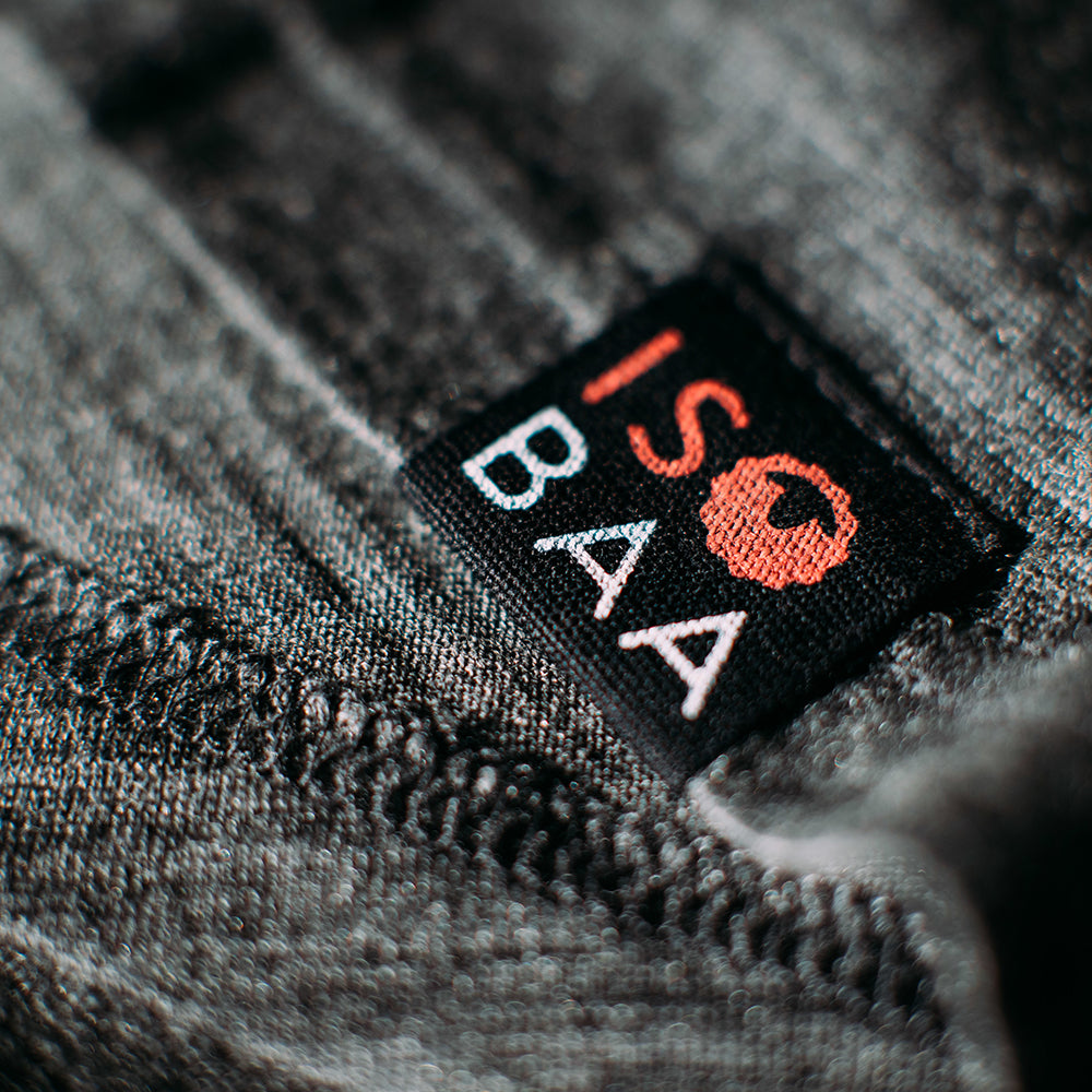 Isobaa | Mens Merino 150 Short Sleeve Crew (Smoke) | Gear up for performance and comfort with Isobaa's technical Merino short-sleeved top.