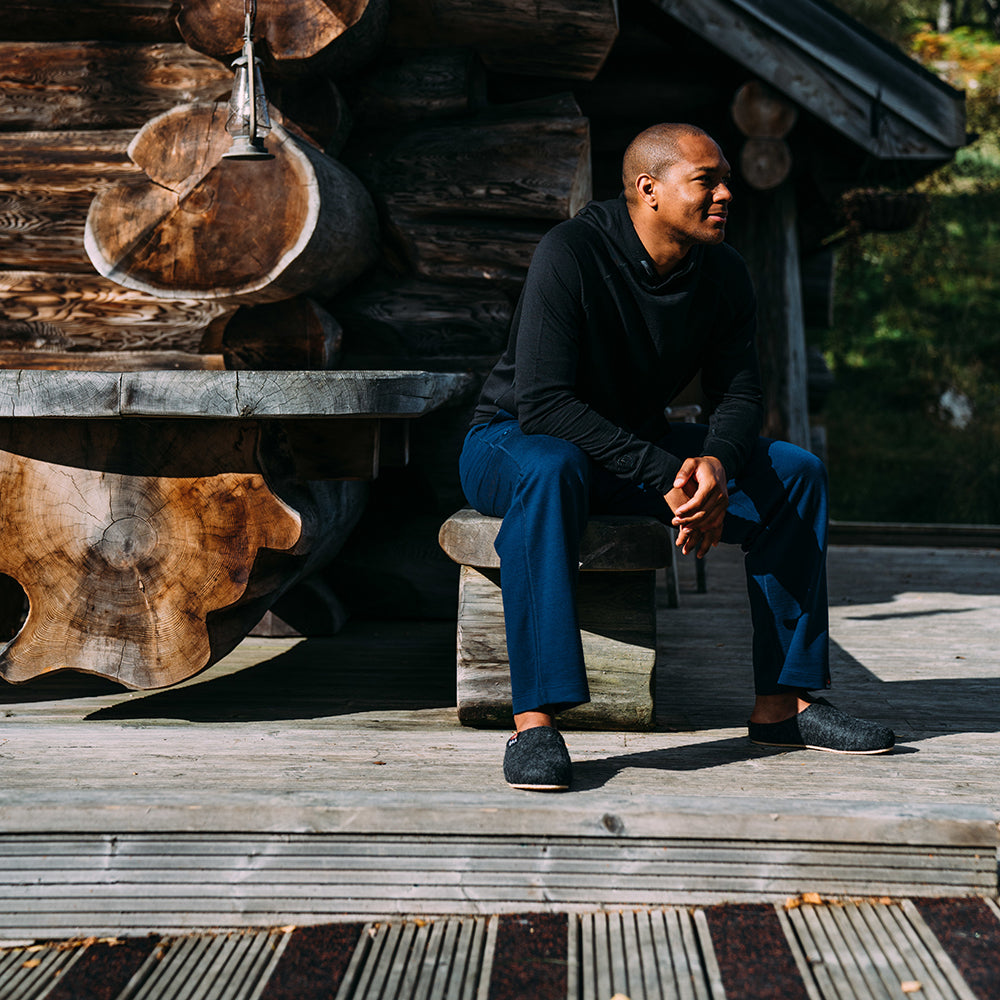 Merino 260 Lounge Hoodie (Black/Smoke)