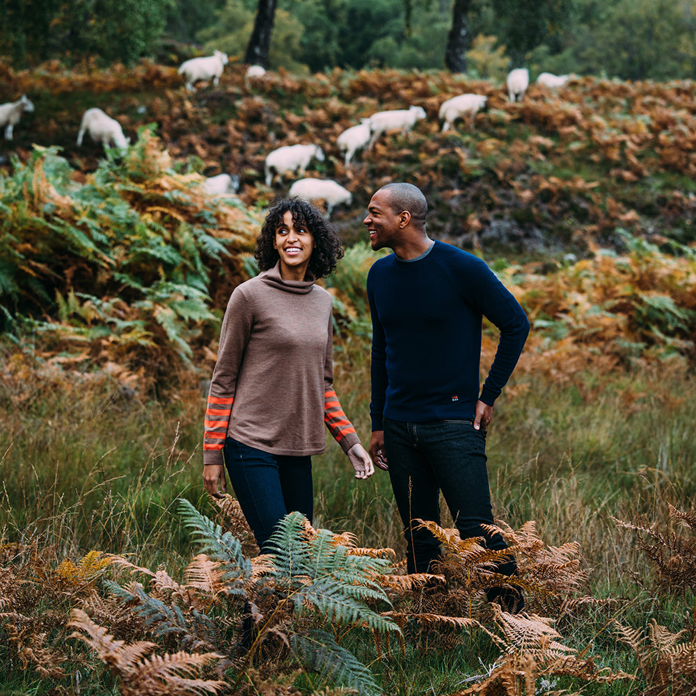 Isobaa | Mens Merino Moss Stitch Sweater (Navy/Denim) | Discover timeless style and outdoor-ready comfort with our extrafine Merino wool crew neck sweater. | Model: Edirin
